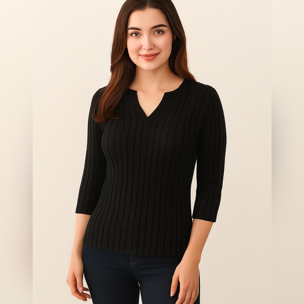 NWT No Boundaries Ribbed V-Neck Sweater in Black